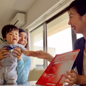 レッスン途中で赤ちゃんがぐずった場合でもマンツーマンなので安心して子供のケアができます